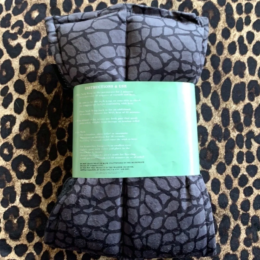 Brand New Praniva Aromatherapy Microwavable Neck Wrap & Weighted Eye Mask